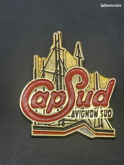 Pin's vintage Cap Sud Avignon Sud - Logo historique voilier bateau