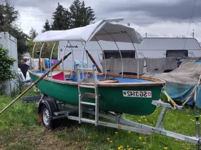 Polyester-Ruderboot