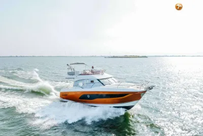PRESTIGE 420 FLYBRIDGE motor yacht for sale