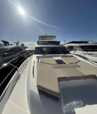 Prestige 590 Fly