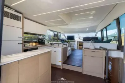 Prestige 590 Flybridge