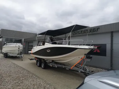 Quicksilver 675 Sundeck