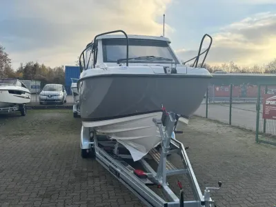 Quicksilver 705 Weekend + Mercury F200XL V6