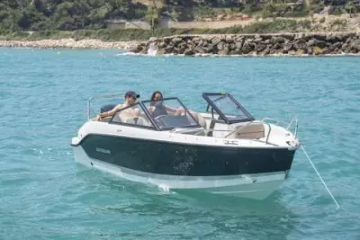 Quicksilver Activ 555 Bowrider