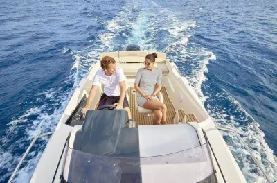Quicksilver ACTIV 555 CABIN