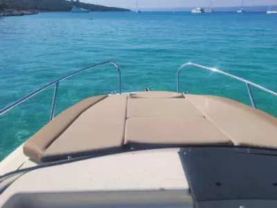 Quicksilver Activ 555 Cabin