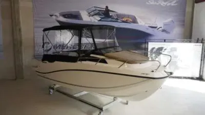 Quicksilver Activ 555 Cabin