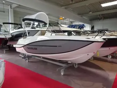 Quicksilver Activ 555 Open