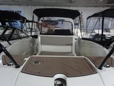 Quicksilver Activ 605 Open