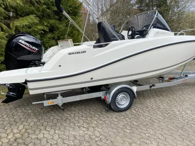Quicksilver Activ 605 Sundeck