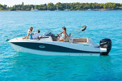 Quicksilver Activ 755 Sundeck