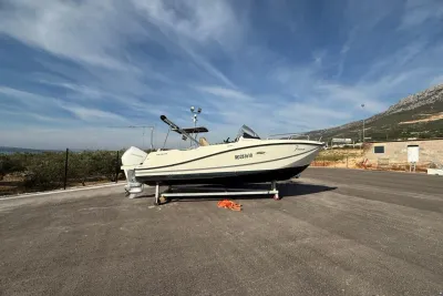 Quicksilver ACTIV 755 SUNDECK