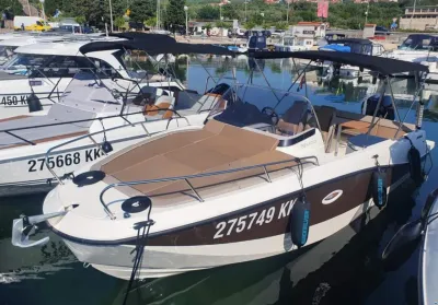 Quicksilver Activ 755 Sundeck