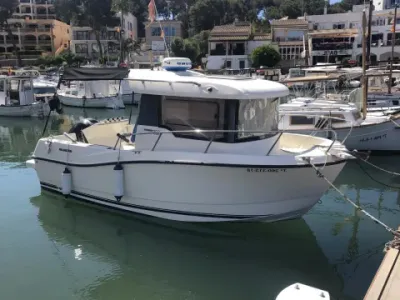 Quicksilver Pilothouse Capture 605