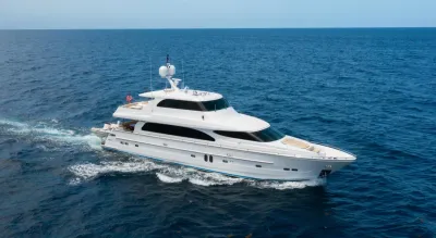 RAYS | Luxury Motor Yacht for Sale | C&N