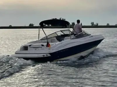 Regal 2600 Bowrider Daycruiser