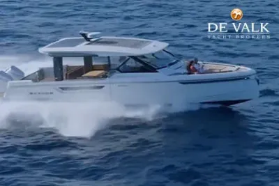 RIVIERA 37 FLYBRIDGE motor yacht for sale