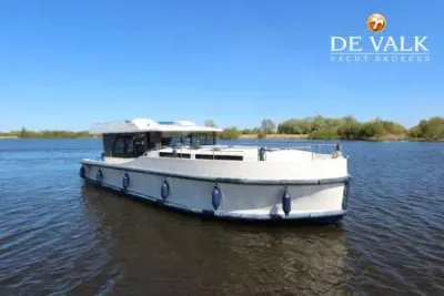RIVIERA 37 FLYBRIDGE motor yacht for sale