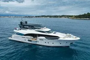 ROCCO 95' Monte Carlo Yachts 2021