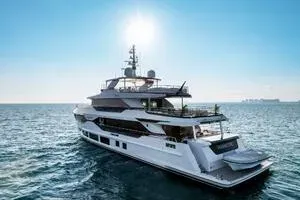 Rocket One 120' Majesty Yachts 2022