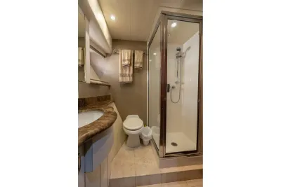 Sabre 38 Salon Express 2013