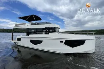 SABRE LINE 47 motor yacht for sale