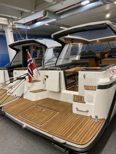 Saga 330 SunTop