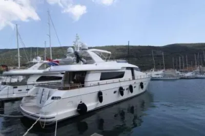 Sanlorenzo SL 82