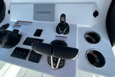 Sea Hunt Gamefish 27CB 2023