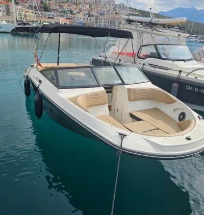 Sea Ray 210 SPX