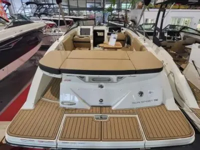 Sea Ray 230 SSE