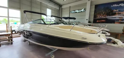Sea Ray 230 SSE