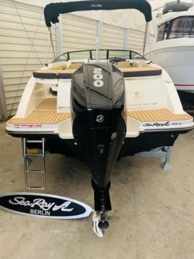 Sea Ray 230 SSOE SUNSPORT
