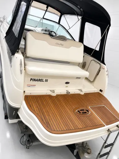 Sea Ray 255 Sundancer