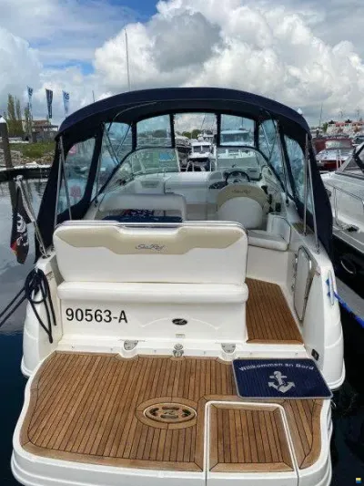 Sea Ray 255 Sundancer