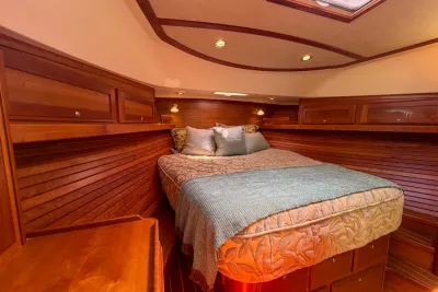Sea Ray L590 2018