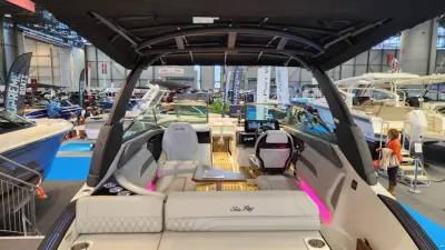Sea Ray SLX 260