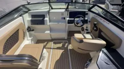 Sea Ray Sunsport (SSE) 230 & Trailer (1. Hand)