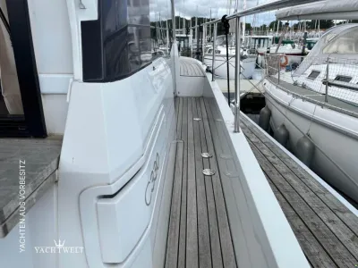 Sealine C330