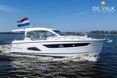 SEALINE C390 motor yacht for sale
