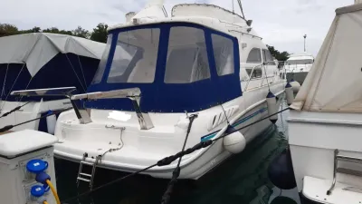 Sealine F33