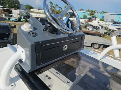 Shamrock 260 Express 2000