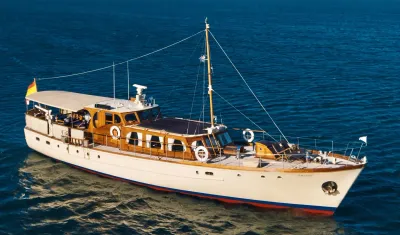 SILVER CAVALIER | Luxury Motor Yacht for Sale | C&N
