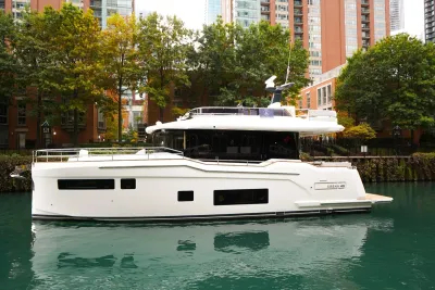 Sirena 48 Flybridge 2025