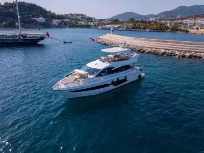Sunseeker Manhattan 66