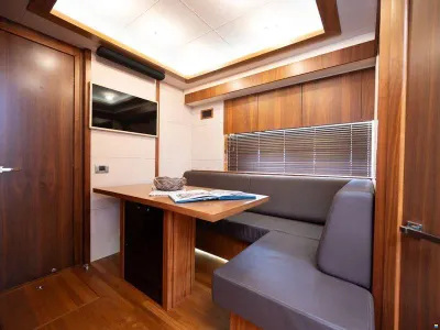 Sunseeker Predator 64
