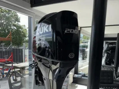 Suzuki DF 175 APX