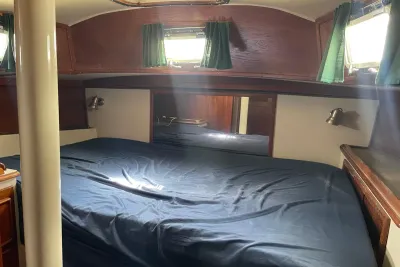 Tayana Center Cockpit Cutter Ketch 1982