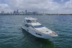 Thinks It's His Too 75' Azimut 2008