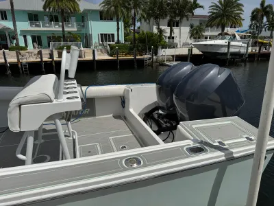 Tiara Yachts 34 LS 2023